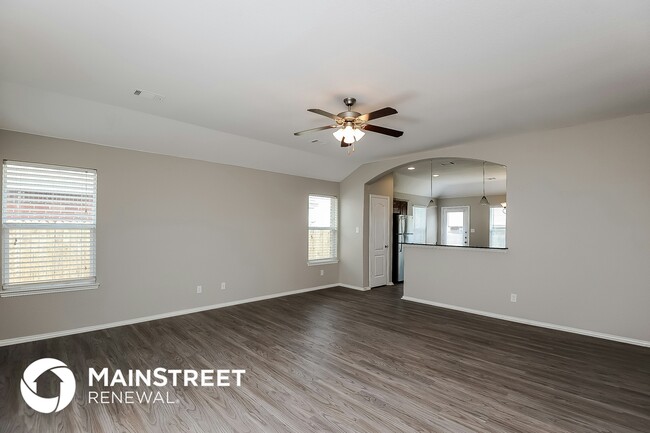 Photo - 421 Crescent Creek Ln