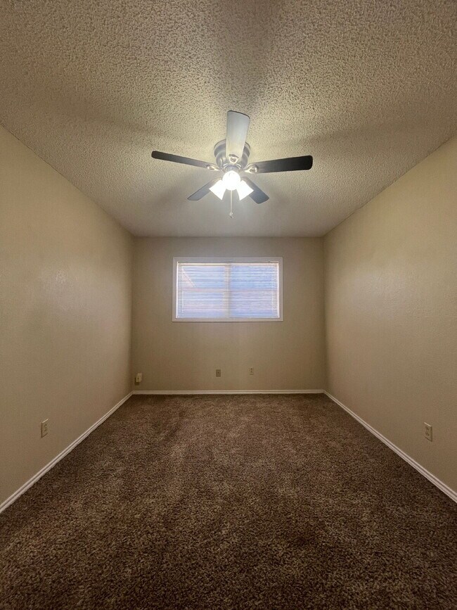 Photo - Spacious 2/1.5 Duplex on a Quiet Cul-de-sac Apartment Unit B