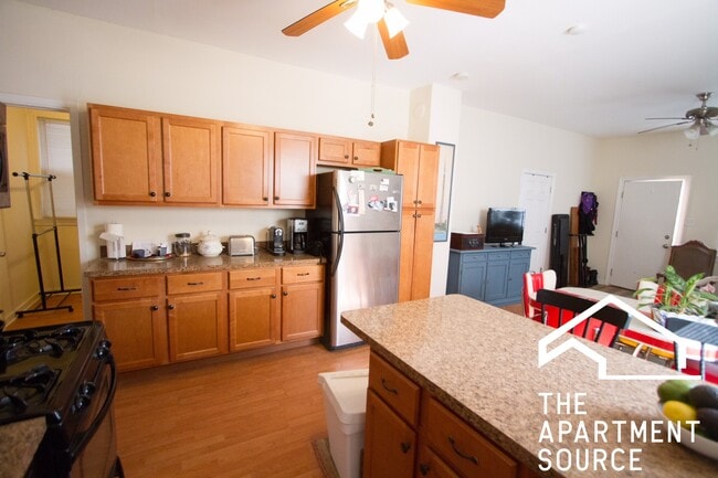 Photo - 2223 N Sawyer Ave Unit 2R