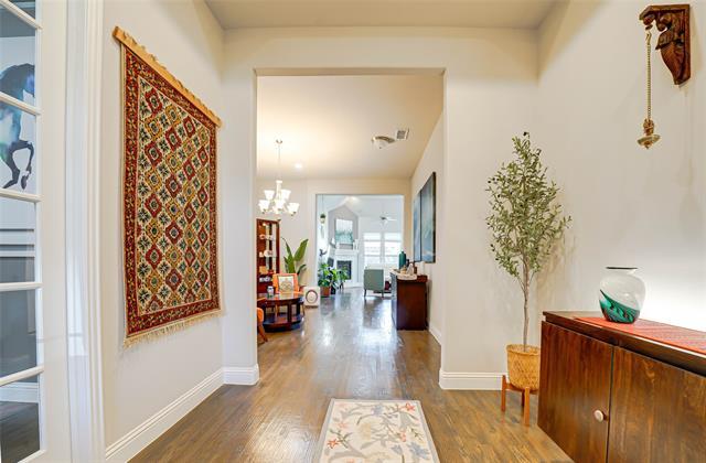 Photo - 528 Warner Dr