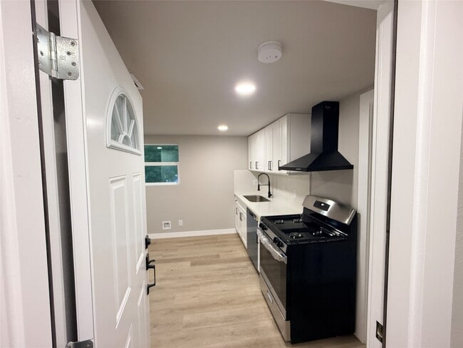 Photo - 5238 Pease St Unit 3