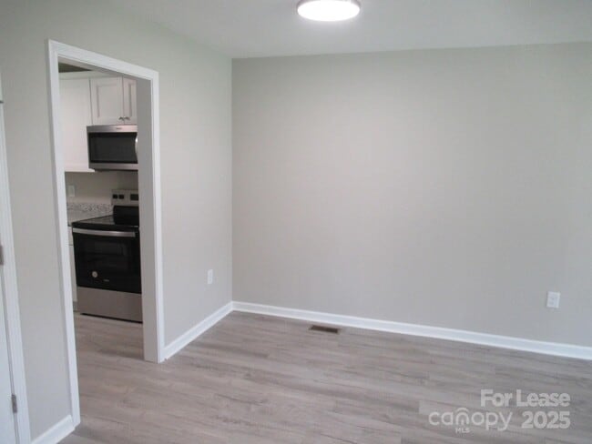 Photo - 1745 River Rd