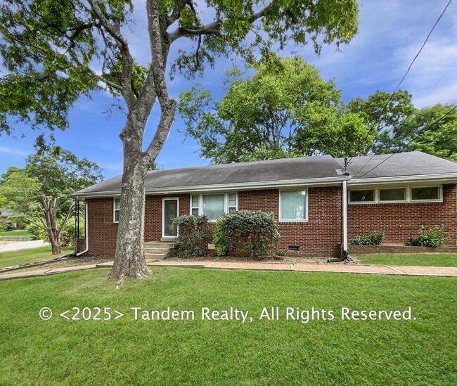 Building Photo - 2300 Cloverdale Rd Rental