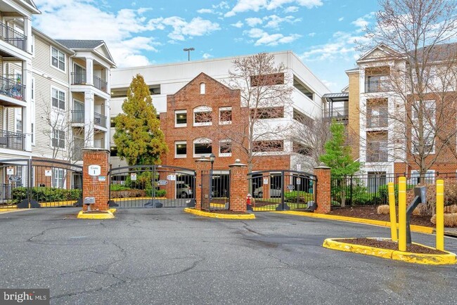 Building Photo - 12925 Centre Park Cir Unit 405