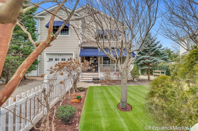 Photo - 331 Richmond Ave