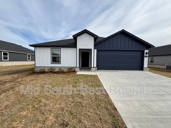 Building Photo - 6424 Newark Dr