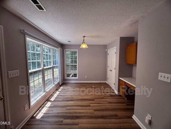 Photo - 3 S Indian Creek Pl