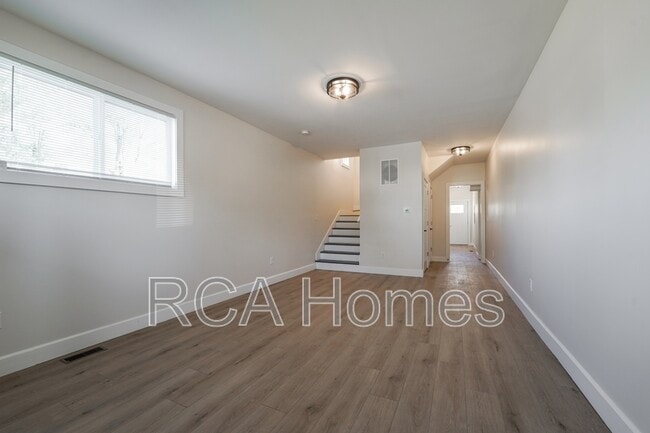 Photo - 909 St Peter St