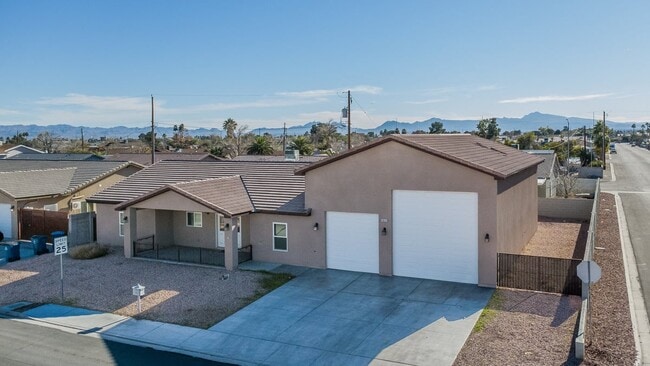 Photo - RV GARAGE | Single Story | Furnished Or Unfurnished