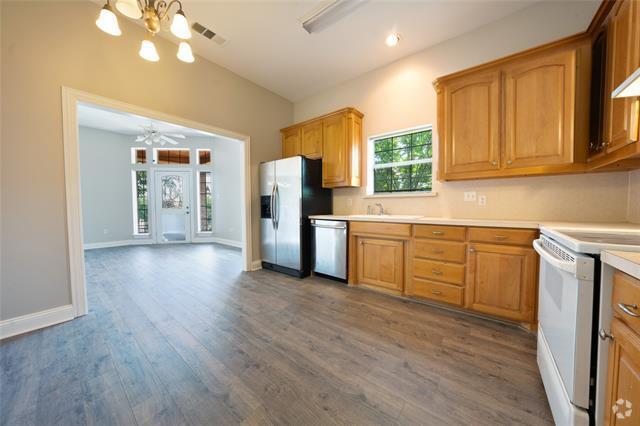 Building Photo - 315 N Lexington St Unit A Rental