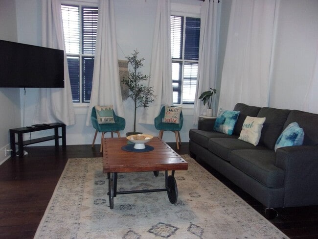 Photo - 5214 Avenue R