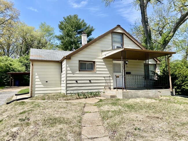 Building Photo - 509 La Motte Ln Rental