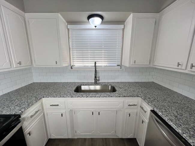 Photo - 134 NE Fullerton St