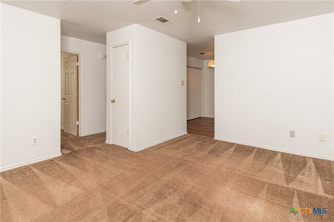 1703 Cedarhill Dr Unit B