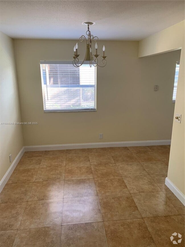 Building Photo - 684 Monaco Ct Unit 684 Rental