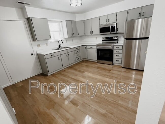 Photo - 770 N Main St Unit 2