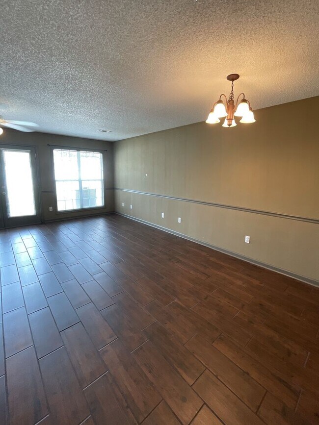 Photo - 237 Wakefield Way Unit 1