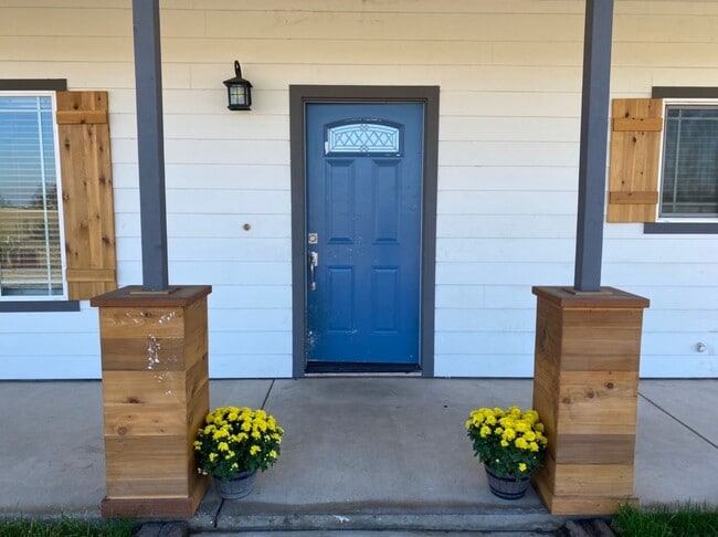 Photo - Country property located in Hilmar!