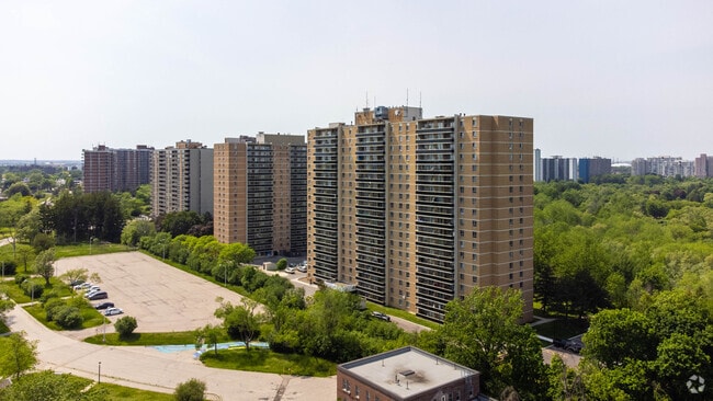 Building Photo - Panorama Court