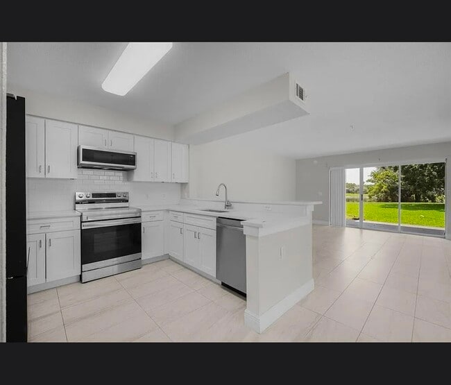 13929 Fairway Island Dr Unidad 818