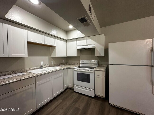 Photo - 1421 E Fillmore St Unidad Apt 4