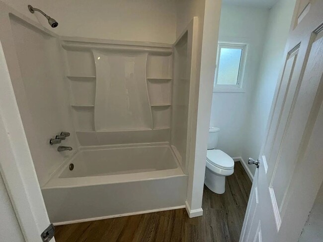 Building Photo - Ontario's