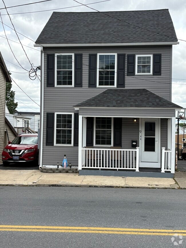 Building Photo - 9 E Union Blvd Unit 9 E Union Blvd 2 Rental