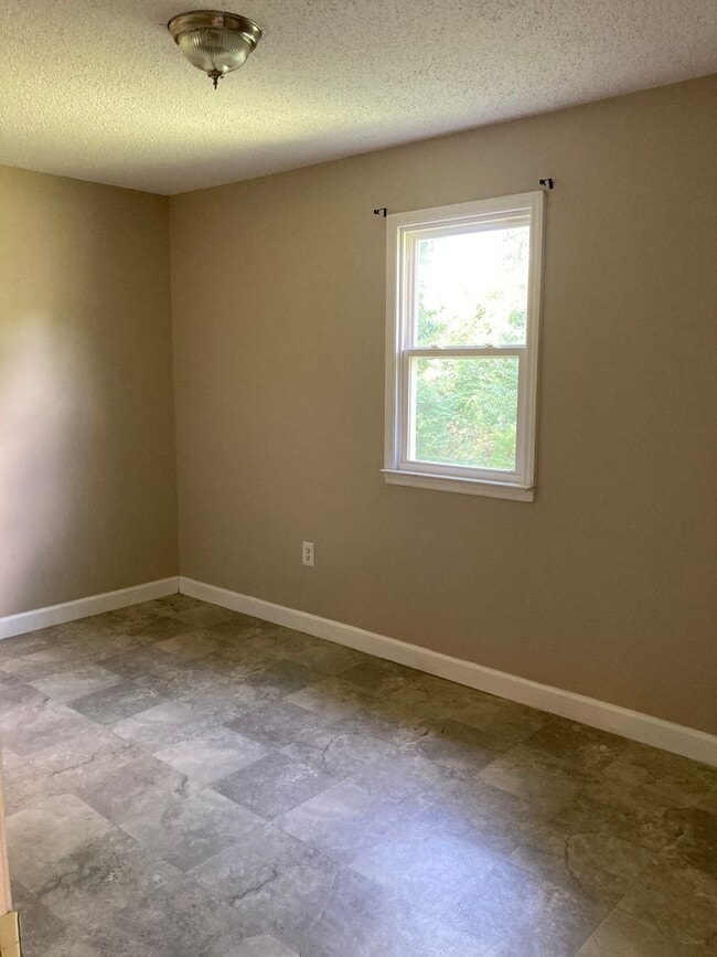 Photo - 1209 Main St