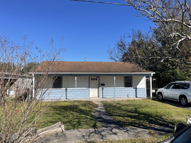 Building Photo - 1117 Evergreen Dr