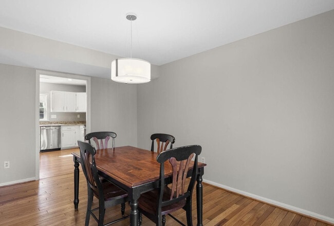 4843 Willett Pky