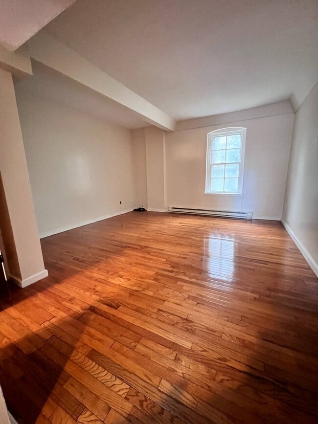 Photo - 13 N College St