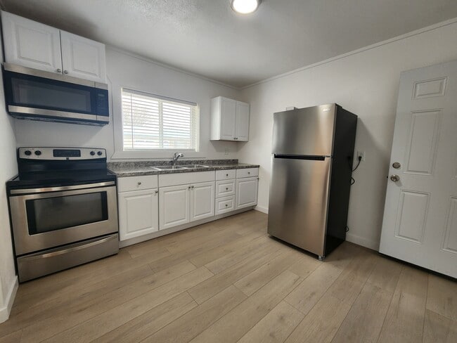 Photo - Rupert Fourplex Unit 4