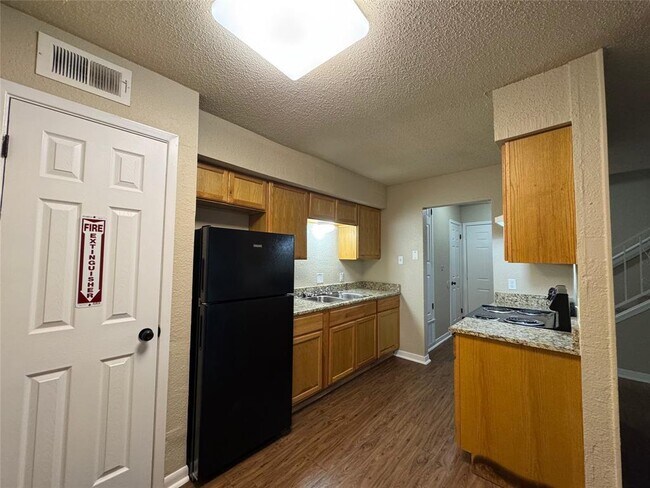 5006 W Wind Trail
