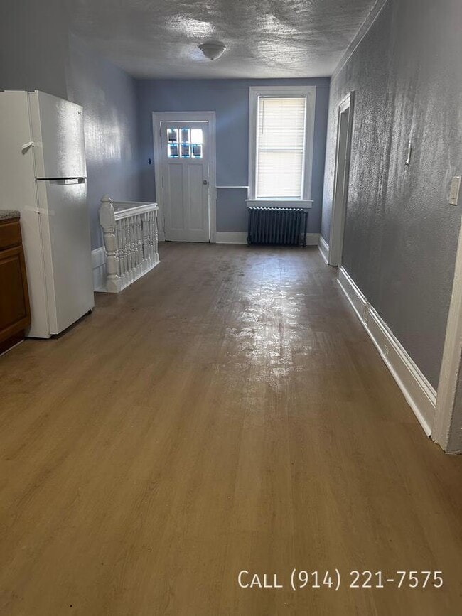 Building Photo - 51 S High St Unit B Duplex