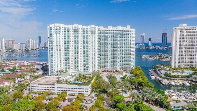 Building Photo - 3301 NE 183rd St Unit 2303