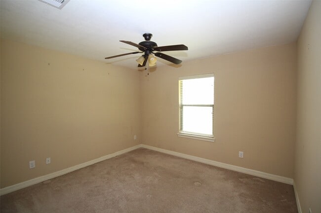 Photo - 1504 Glen Oaks Dr