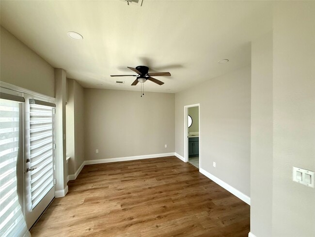 Photo - 3526 Luca St