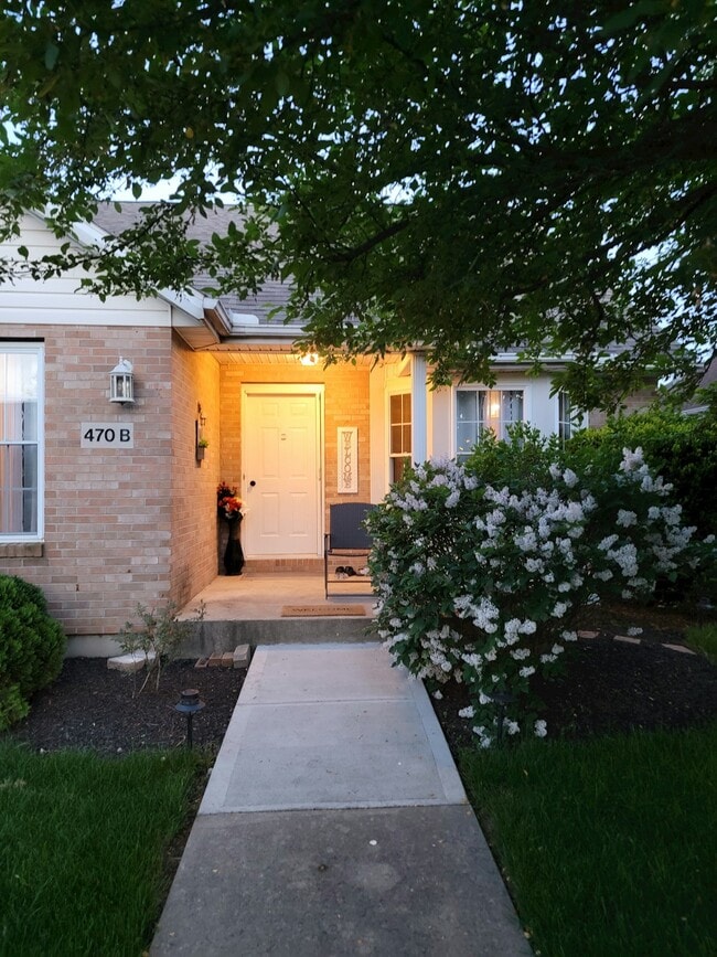 Photo - 470 Yale Dr Unit B