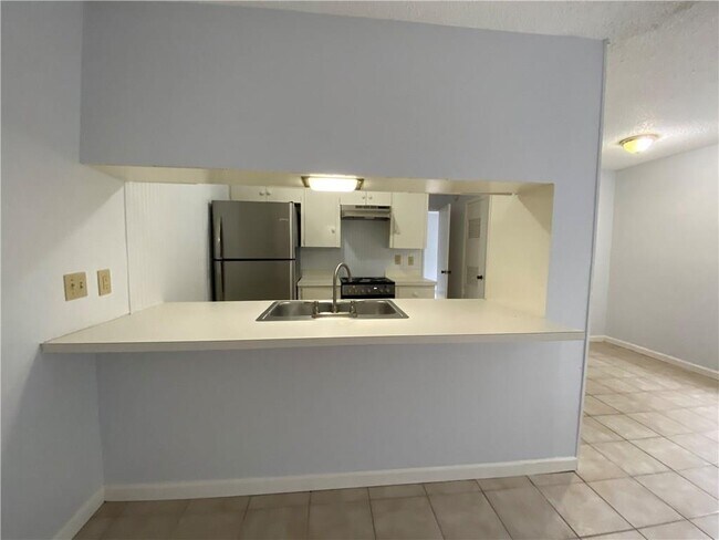Photo - 2408 Longview St Unit 107