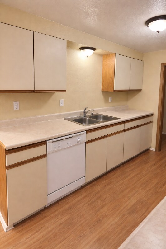 Photo - 3210 Morrison Rd W