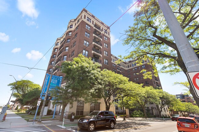 Building Photo - 2900 E Jefferson Ave Unit D700 Rental