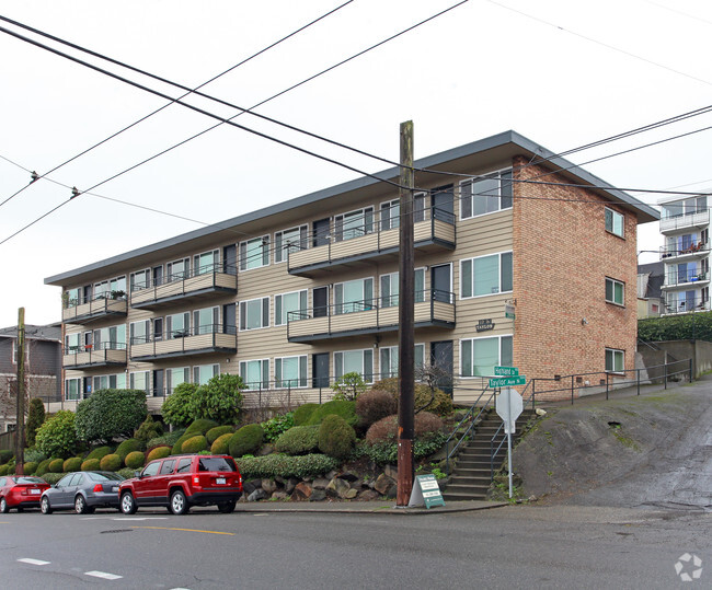 Building Photo - Dolores Manor Apartments