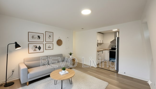 Building Photo - 137 Oakdale Ave