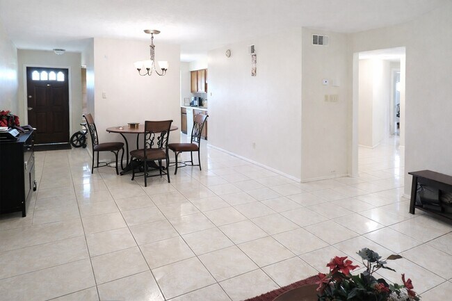Photo - 13319 Bafing Dr