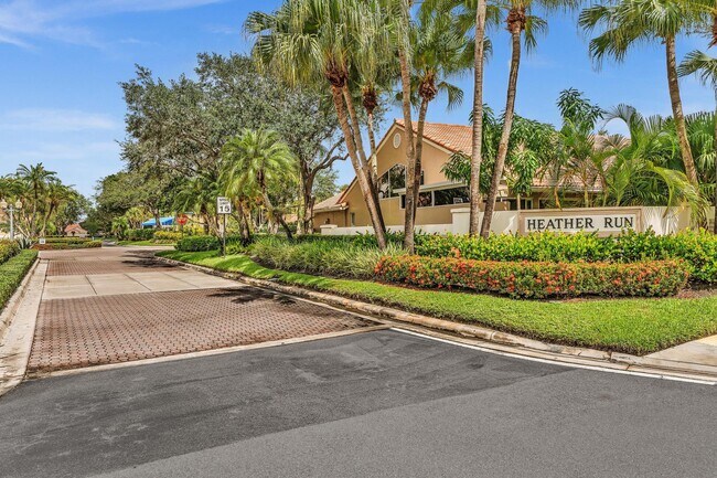 Photo - 1904 Rosewood Way