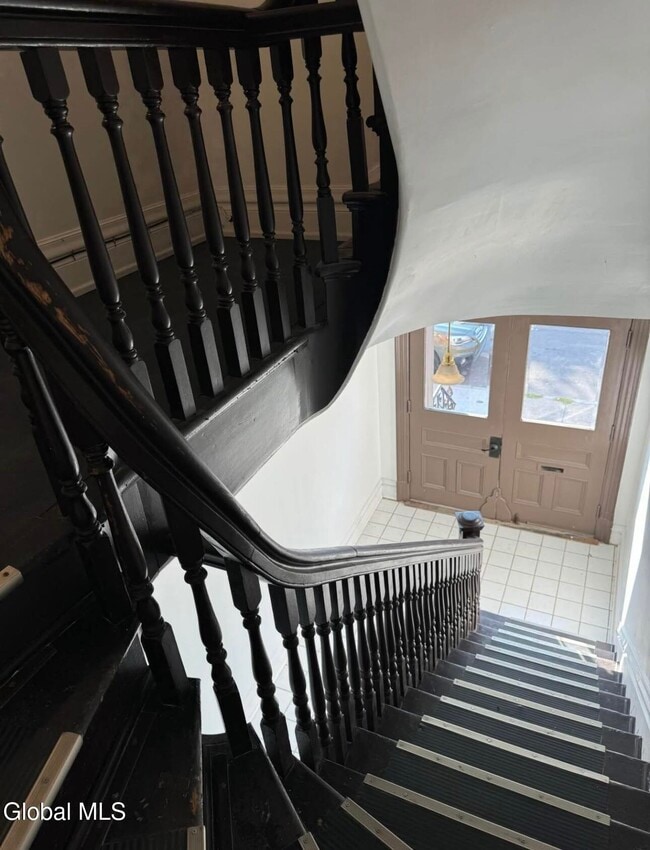 Photo - 196 4th St Unit 2 floor