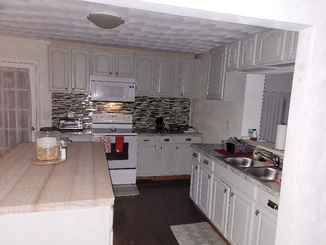 Photo - 5808 Bernhowe Manor Ln