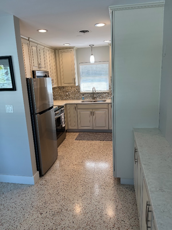 Photo - 2088 Sunnyside Pl