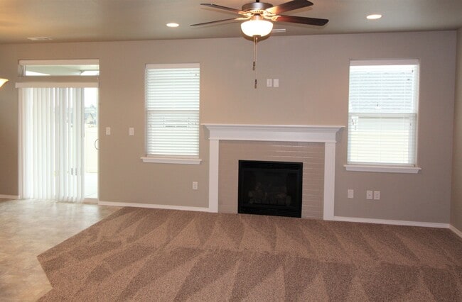 Photo - 3 Bedrooms, 2 Bath Home in South Richland
