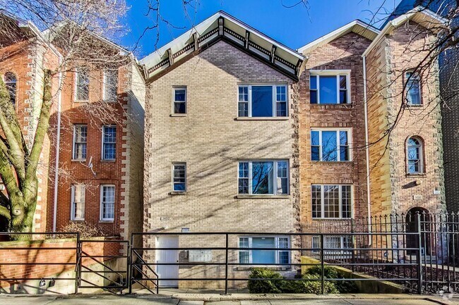 Building Photo - 1452 W Cortez St Unit 2R Rental
